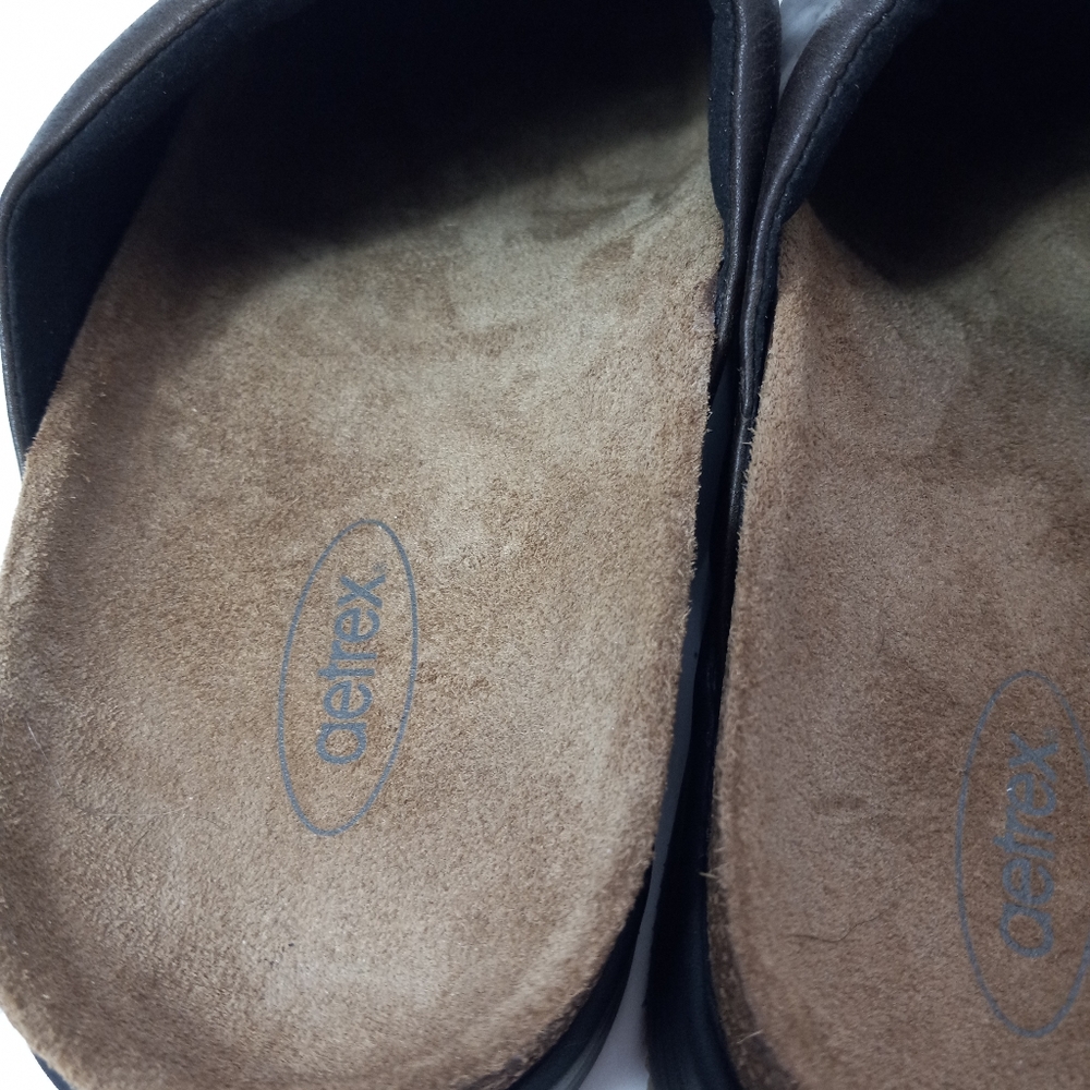 Aetrex Genuine Leather Slip On Clogs, Size 10, Brown Leather - Picture 4 of 8